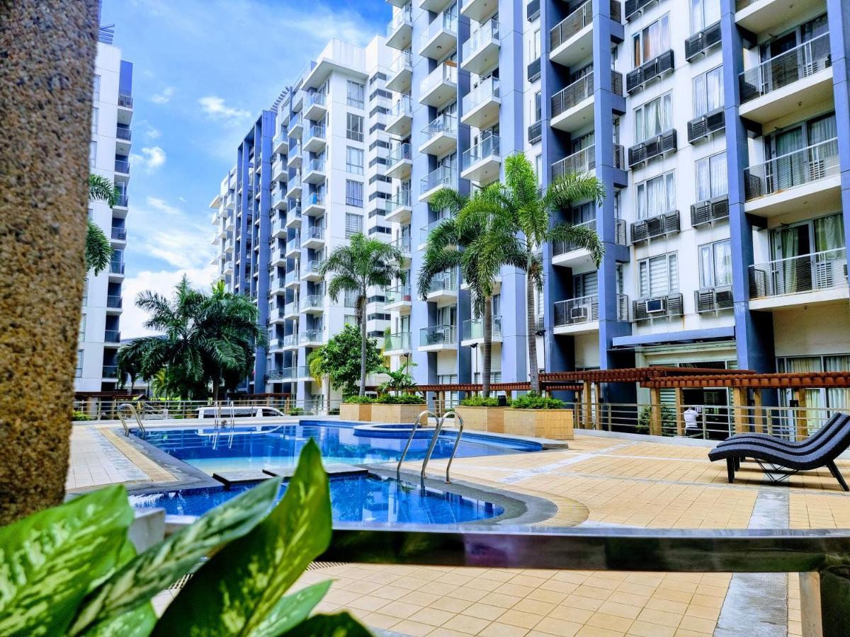One Palm Tree Villas Condo Across Naia Terminal 3 Manila Exterior photo
